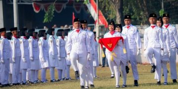 SMA Al Muslim Sidoarjo Apresiasi Siswanya Jadi Paskibra Pembawa Bendera