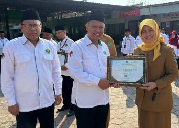 SMK Negeri 2 Buduran Raih Penghargaan Sekolah Piloting PAIS Berkarakter Jatim 2025