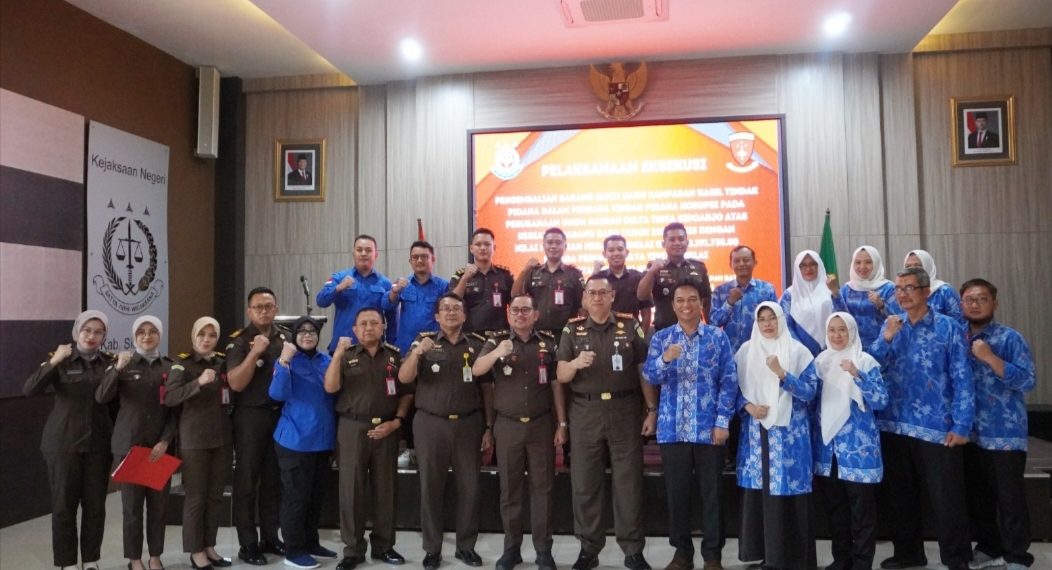 Perumda Delta Tirta Terima Pengembalian Barang Bukti Uang Senilai Rp 1,8 Miliar dari Kejaksaan Negeri Sidoarjo