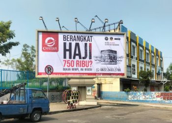 Chatour Travel Tebar Baliho, Bertuliskan ‘Berangkat Haji Rp 750 Ribu’