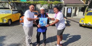 HUT Volkswagen Indonesia Association ke-32, Bagikan 320 Paket Sembako ke Mekanik, Tukang Becak Hingga Paskun