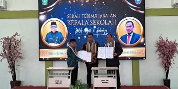 Lamiran, S.Pd M.Pd Berhasil Antarkan SMA Negeri 3 Sidoarjo Raih 252 Prestasi