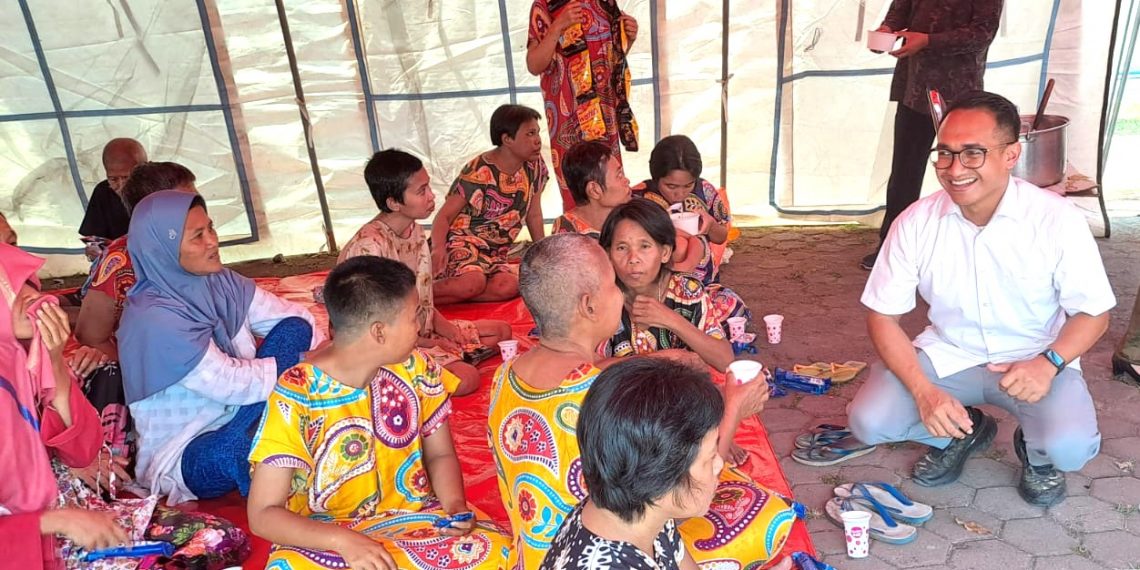 Anggota Komisi D DPRD Sidoarjo Beri Motivasi ODGJ Liponsos Sidoarjo