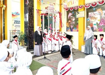 Simulasi Upacara Bendera TK Al Falah Darussalam Dilakukan Dengan Penuh Khidmat