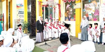 Simulasi Upacara Bendera TK Al Falah Darussalam Dilakukan Dengan Penuh Khidmat