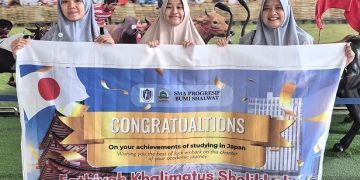 Fathiyah Siswa SMA Progresif Bumi Sholawat Berhasil Studi di TIU Jepang