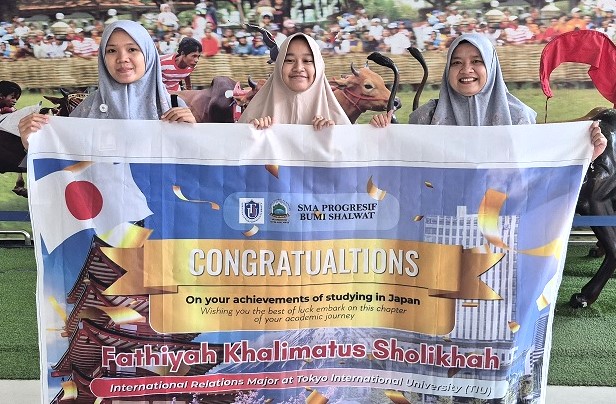 Fathiyah Siswa SMA Progresif Bumi Sholawat Berhasil Studi di TIU Jepang