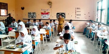 Siswa SMK Negeri 1 Sidoarjo Mengaku Senang Dapat Makan Bergizi Gratis