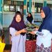 Orang Tua Siswa SDN Dukuh Tengah Rela Mengambilkan MBG ke Sekolah