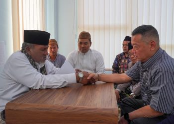Jumat Berkah, Pria Surabaya ini Masuk Islam