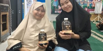 Mahasiswa UMSIDA Bantu Desain Packaging UMKM Desa Candinegoro