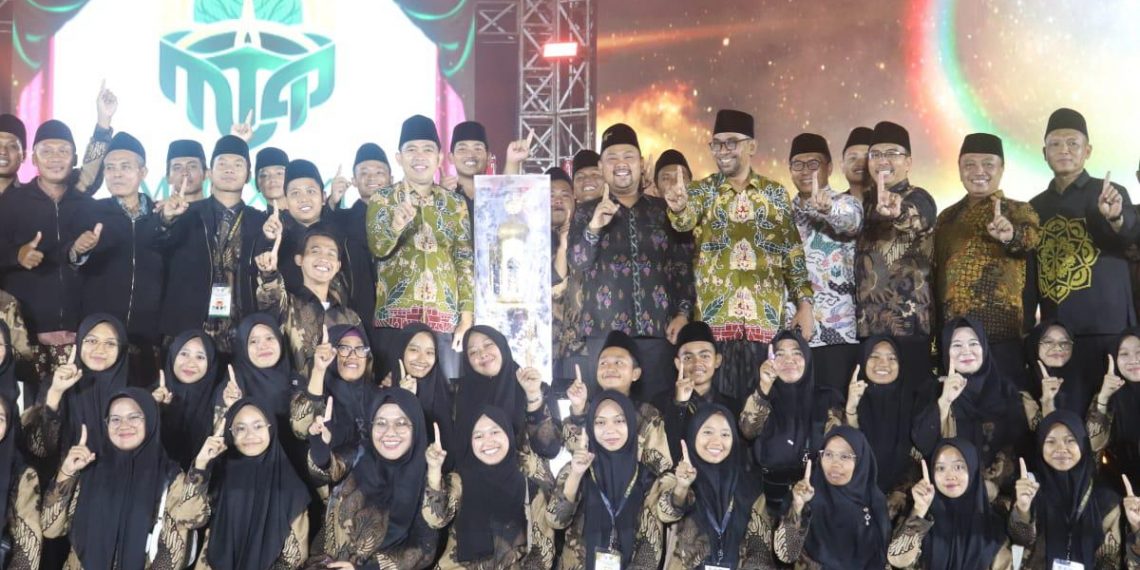 Gresik Kembali Raih Juara Umum pada MTQ XXXI Jatim di Jember