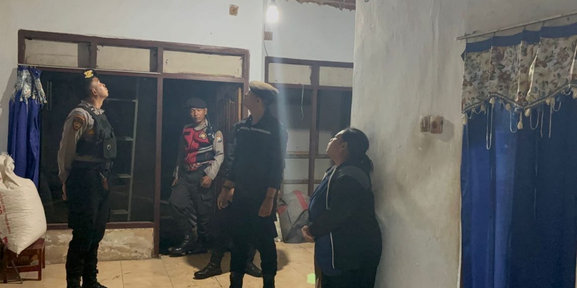 Bencana Puting Beliung di Kepung Kediri Lahirkan Empati Polisi-TNI dan Berbagai Elemen Masyarakat