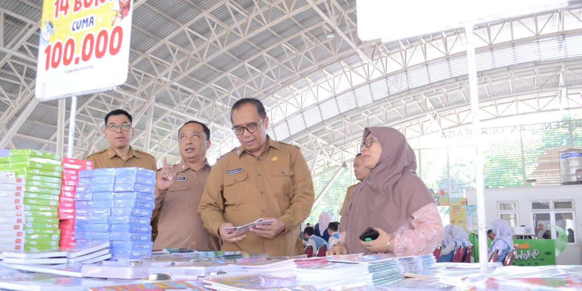 Bangkitkan Minat Baca, Sekda Gresik Buka Festival Literasi di Hari Kunjung Perpustakaan