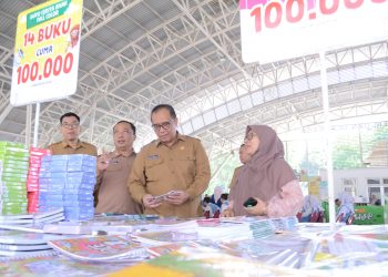 Bangkitkan Minat Baca, Sekda Gresik Buka Festival Literasi di Hari Kunjung Perpustakaan