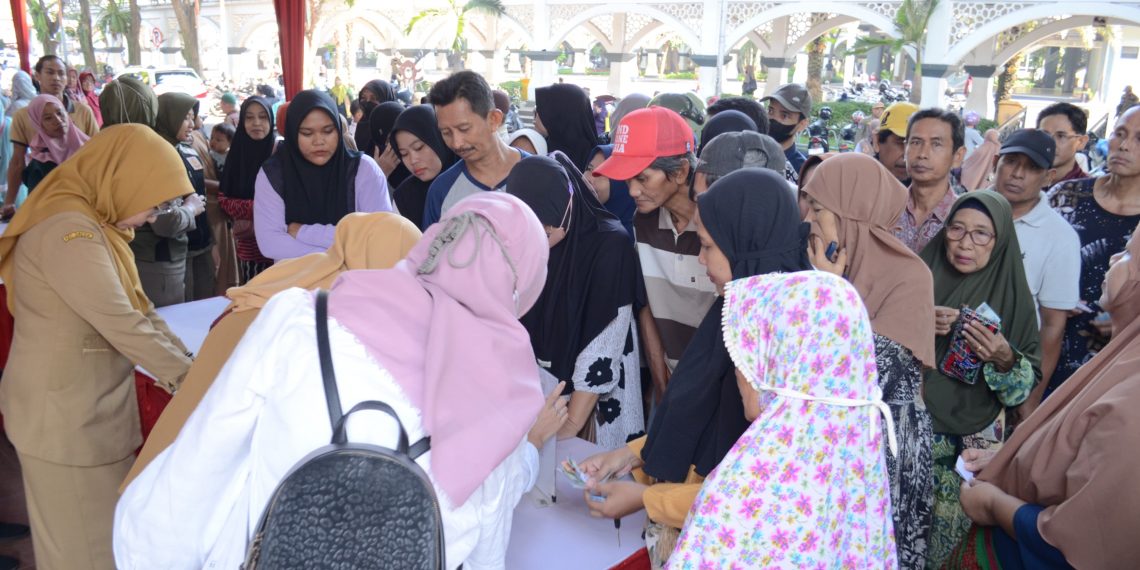Pemkab Gresik Kembali Geber Pangan Murah, Warga Berebut Beli dengan Harga Terjangkau