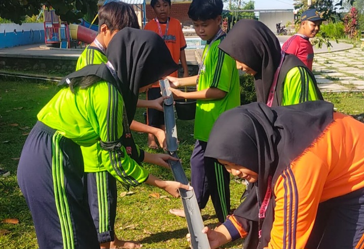 SMP PGRI 9 Sidoarjo Bangun Jiwa Pemimpin Siswanya Melalui LDKS