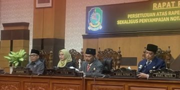 Rapat Paripurna Penyampaian Nota Keuangan Raperda APBD 2026, Wakil Ketua DPRD Banyuwangi Ruliyono Jadi Pimpinan Rapat