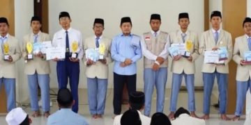 Borong Juara Lomba Menulis Puisi Tingkat Nasional, Karya Santri Refah Islami Lahirkan Buku ‘Rindu Tak Bertepi’