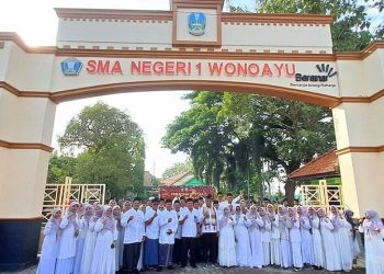 Momentum Maulid Nabi Muhammad SAW, SMAN 1 Wonoayu Resmikan ‘Gapura Smaniwa Bersinar’