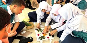Peringati Hari Ozon, SMP Al Muslim Peduli Bumi Melalui Praktik Pembuatan Eco Print