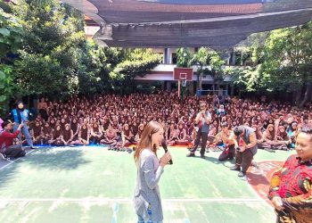 Mahasiswa Republik Ceko Beri Inspirasi Siswa SMP Negeri 3 Sidoarjo