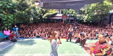 Mahasiswa Republik Ceko Beri Inspirasi Siswa SMP Negeri 3 Sidoarjo