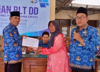 Ringankan Beban Keluarga Kurang Mampu, Pemdes Balongtani Bagikan BLT DD Triwulan Ketiga Tahun 2025
