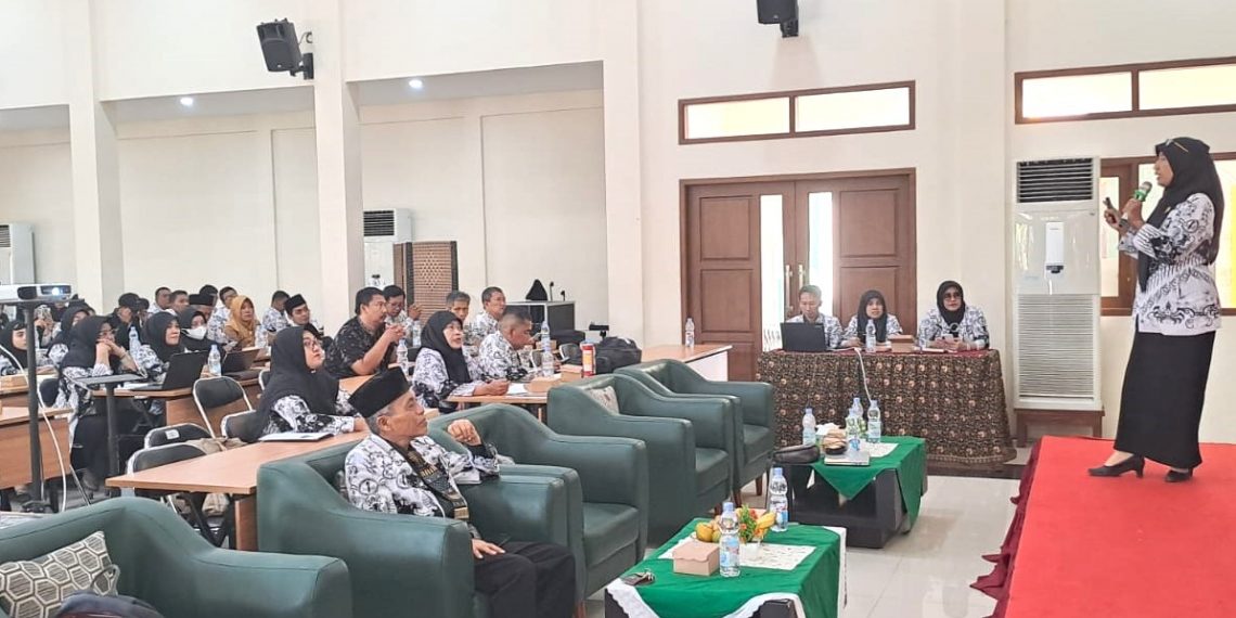 Ratusan Guru Antusias Mengikuti Pelatihan Jurnalistik ‘Idea Dwija-PGRI Sidoarjo’