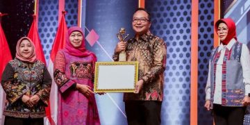 Realisasi Investasi Tembus Rp 37,9 Triliun, Gresik Raih Terbaik I Investment Award Jatim 2024
