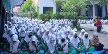 Keluarga Besar SMP Negeri 4 Sidoarjo Doa Bersama dan Shalat Ghoib Untuk Santri Al  Khoziny