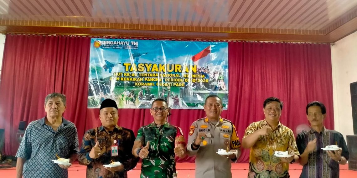 Perayaan HUT ke-80 TNI di Koramil 0809/11 Pare Berlangsung Khidmat