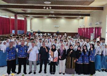 Komisi A Pantau Proses Perekaman E-KTP dan Aktivasi IKD di SMA Negeri 1 Waru