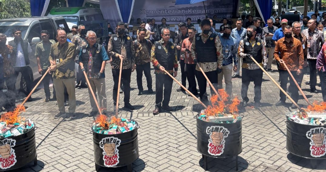 Tak Naikkan Cukai Rokok 2026, Menkeu Purbaya Kunker ke Surabaya
