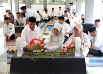 Bupati dan Wakil Bupati Bojonegoro Ziarah Makam Leluhur, Awali Rangkaian Hari Jadi ke-348