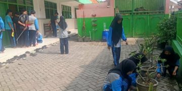MA NU Sidoarjo Bentuk Karakter Siswanya Melalui Peduli Lingkungan