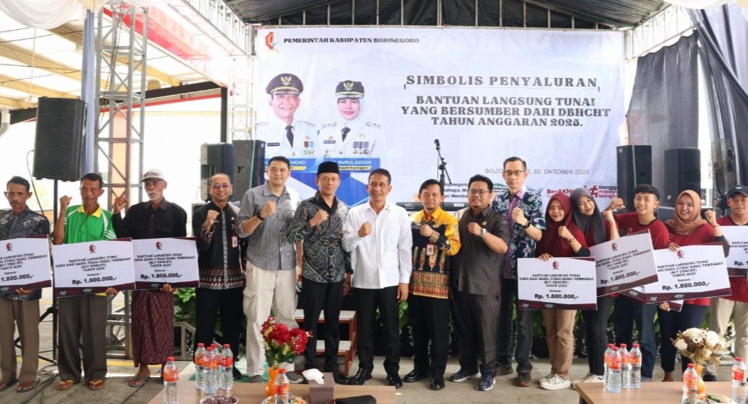 Kabupaten Bojonegoro Salurkan BLT DBHCHT untuk Kesejahteraan Buruh Pabrik Rokok dan Buruh Tani Tembakau