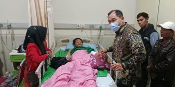 Jenguk Korban di Rumah Sakit, Bambang Haryo Beri Santunan dan Pastikan Penanganan Dilakukan Secara Profesional