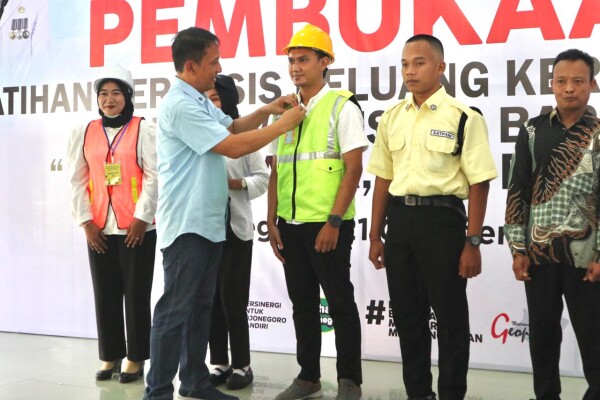 Kabupaten Bojonegoro Menggelar Pelatihan Berbasis Peluang Kerja: Peningkatan Keterampilan untuk Kemandirian Ekonomi