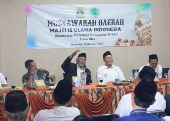 Aklamasi, KH Muhsin Munhamir Kembali Nakhodai MUI Kebomas Masa khidmah 2025-2030