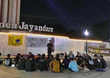 September Hitam! PMII Rayon Tali Jagad Gelar Mimbar Bebas di Monumen Jayandaru
