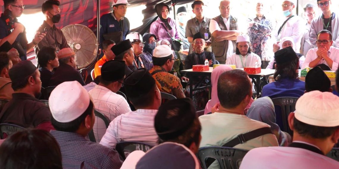 Wali Santri Sepakati Evakuasi Korban Reruntuhan dengan Alat Berat