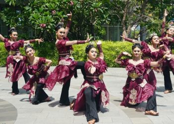 Bersama 1000 Penari, Tim Tari SMP PGRI 1 Buduran Meriahkan ‘Indonesia Menari’