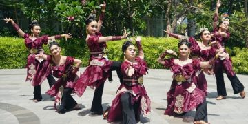 Bersama 1000 Penari, Tim Tari SMP PGRI 1 Buduran Meriahkan ‘Indonesia Menari’
