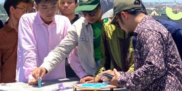 Siswa Tahfidz SMA Muhammadiyah 1 Taman Pratik Ilmu Falak Secara Langsung