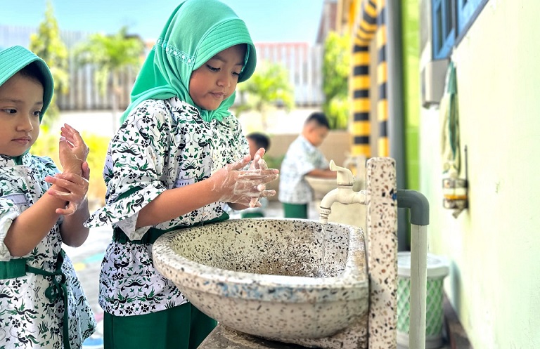 KB-TK Al Muslim Gandeng Unair dan Dinkes Sidoarjo Edukasi Cuci Tangan