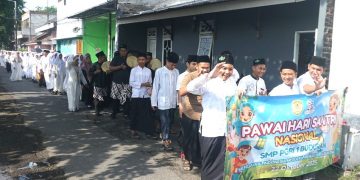 Hari Santri, SMP PGRI 1 Buduran Gelar Pawai Fashion dan Istighotsah