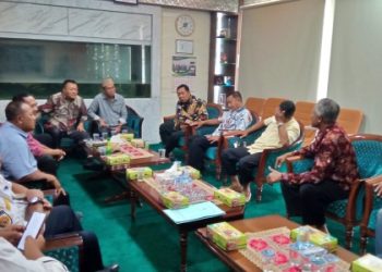 Warga Tak Jadi Demo, Pimpinan DPRD Sidoarjo Minta Peningkatan Jalan Desa Karangbong Menjadi Jalan Kelas I Dikaji Ulang