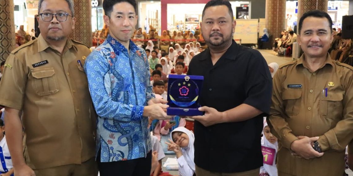 Tingkatkan Kualitas Pendidikan, Bupati Gresik Teken MoU dengan Sprix Inc