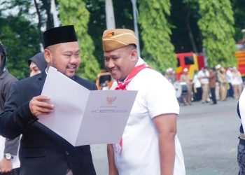 Kado Spesial Hari Pahlawan, Bupati Gresik Serahkan SK Pengangkatan 3.022 PPPK